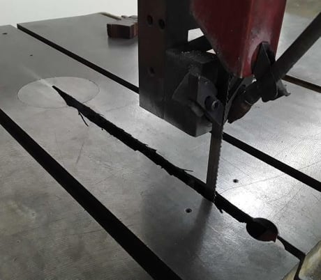 DoAll #3613-20, vertical band saw, 36" throat, cnc, 480 V., tilt table, 26" x33" table, blade welder, 1981 - Image 3