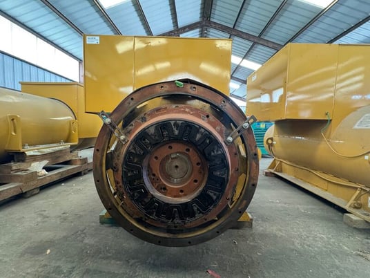 2000 KW, 1800 RPM, Caterpillar #SR-4HV, generator end, 7200/12470 Volts, 3-phase, sound attenuated enclosure - Image 9