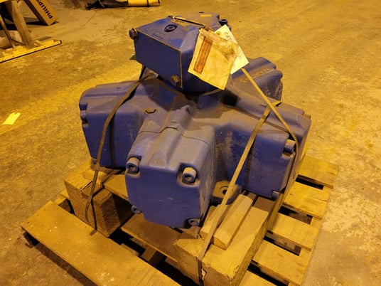 Calzoni MR4500N4, radial hydraulic piston motor, new surplus - Image 1