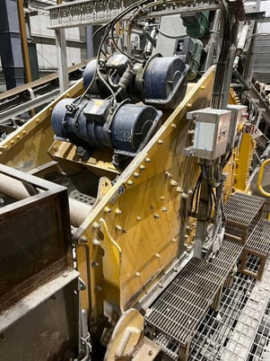 48" x 96" Joest #SUE1220x2450, vibrating screen, 3.6 KW motor, serial #7958, 2016 - Image 1