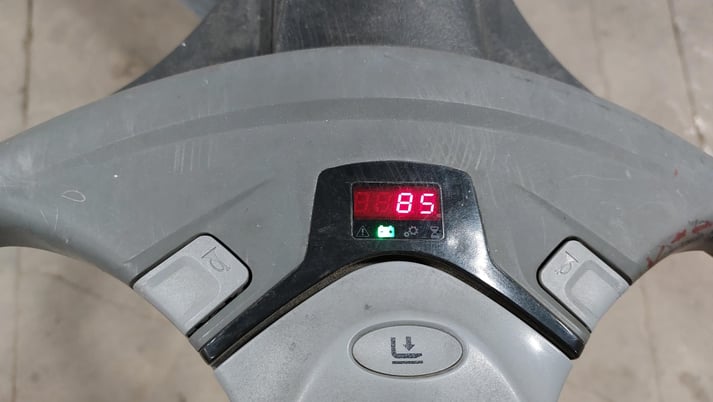 Walkie, Toyota #8HBW23, battery powered, 24 V., built-in charger, 4500 lb. capacity, serial #61229, 2022 - Image 6