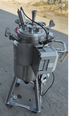 10.6 gallon DCI, 40 liter Stainless steel tank, agitated, 45 psi, 12" dia. x24"straight side, dish top & - Image 3