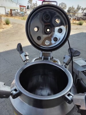 10.6 gallon DCI, 40 liter Stainless steel tank, agitated, 45 psi, 12" dia. x24"straight side, dish top & - Image 5