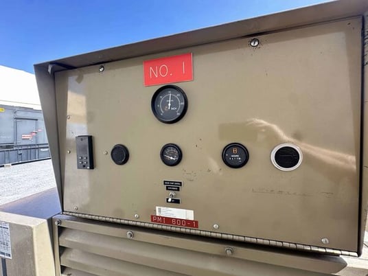 1000 KW Cummins #KTA50G, diesel generator set, 2400/4160 Volts, 1983 - Image 5