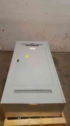 1200 Amp. General Electric Spectra Series, Panelboard, 7 Breakers 5x 250A & 2x 100A, 3PH, 4 Wire, 208Y/120 VAC - Image 2