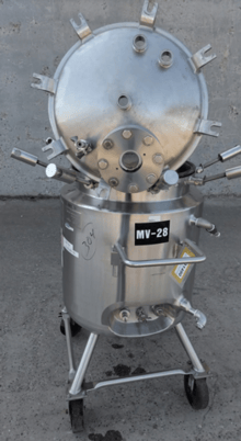 39 gallon Precision Stainless, 150 liter 316 Stainless Steel tank, jacketed, agitated, 45 psi, full vacuum - Image 2