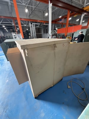 300 KVA 13200GY/7620 Primary, 208Y/120 Secondary, 3 phase, Padmount Transformer - Image 3