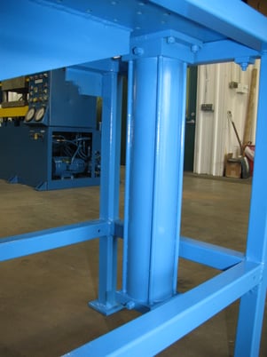 5 Ton, 53 x 18", down-act, 34" daylight, 24" stroke, (2) 4" bore cylinders rated to 1000 psi, #2188 (3 - Image 3