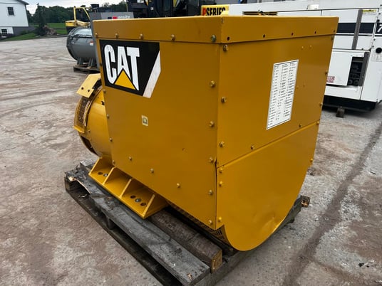 545 KW, Caterpillar #SR4B, generator end to fit 3412 or C18, 2008 - Image 6