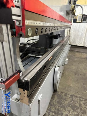 90 Ton, Cincinnati #90AFx10, CNC hydraulic press brake, 12' overall, 126" between housing, 10" stroke, 1990 - Image 3