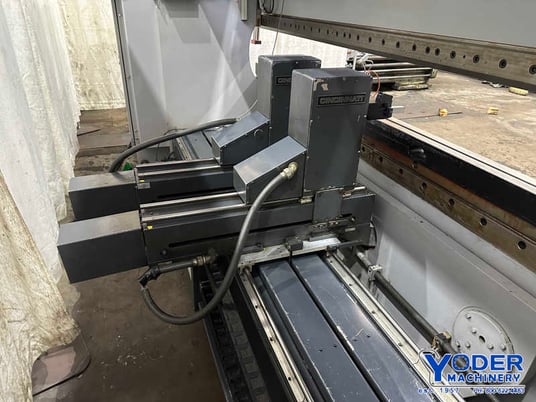 90 Ton, Cincinnati #90AFx10, CNC hydraulic press brake, 12' overall, 126" between housing, 10" stroke, 1990 - Image 5