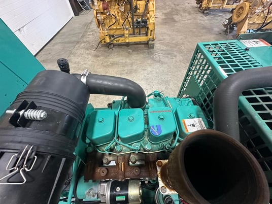35 KW Cummins, Onan #4B3.9-G2, diesel generator, skid mounted, 120/240 Volts, 1832 hours, 1999 - Image 7