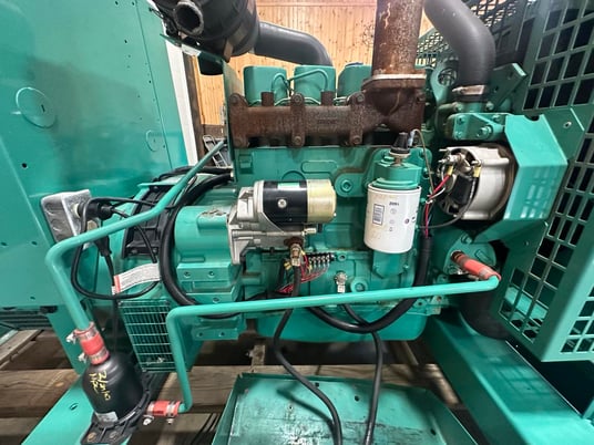 35 KW Cummins, Onan #4B3.9-G2, diesel generator, skid mounted, 120/240 Volts, 1832 hours, 1999 - Image 9