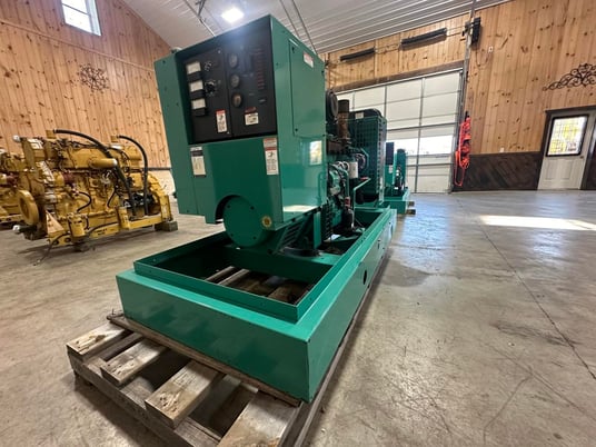 35 KW Cummins, Onan #4B3.9-G2, diesel generator, skid mounted, 120/240 Volts, 1832 hours, 1999 - Image 10
