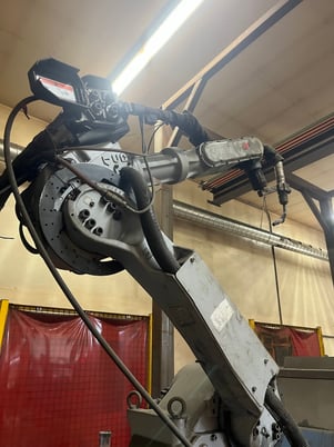 Motoman, under power 6, long reach welding robot, Miller 452 welder, ferris wheel positioner 500 kg per side - Image 3