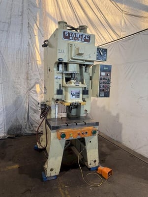 35 Ton, Stamtec #G1-35, gap frame press, 2.75" stroke, 8.66"Shut Height, 2.17"adj., 40-120 SPM, 31" x15.5"bed - Image 1