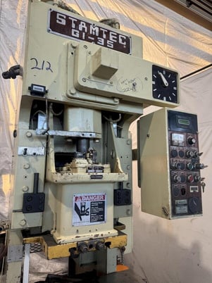 35 Ton, Stamtec #G1-35, gap frame press, 2.75" stroke, 8.66"Shut Height, 2.17"adj., 40-120 SPM, 31" x15.5"bed - Image 4