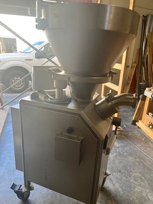 Reiser Vemag #Robot-500, Extruder, Vacuum Fill, Double Screw, 0.01-66 lbs., 450 portion/min, 5.4 HP, 8.9 CFM - Image 4
