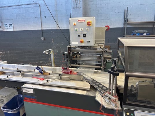 Shanklin #OMNI-SLRS, Shrink Wrapper, Extended Lugged Infeed, #T-72H Double Chamber Heat Tunnel, 230 VAC, 2007 - Image 8