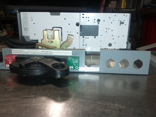 Allen-Bradley, Centerline 2100, 2193FZ-AJC-**CM, 40-70amp, breaker type feeder bucket - Image 3