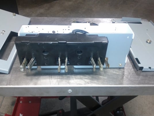 Allen-Bradley, Centerline 2100, 2193FZ-AJC-**CM, 40-70amp, breaker type feeder bucket - Image 4