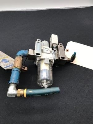 SMC AW40-F04E-B Filter Regulator w/ Assembly USED - Image 1