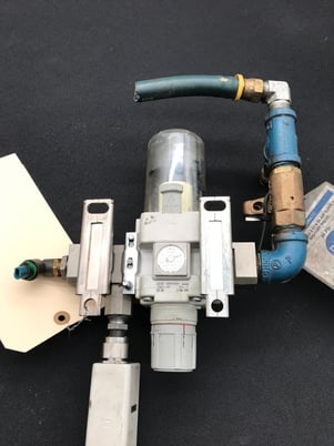 SMC AW40-F04E-B Filter Regulator w/ Assembly USED - Image 3
