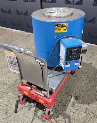 Wenesco high tempepture kettle with lifting table used - Image 2