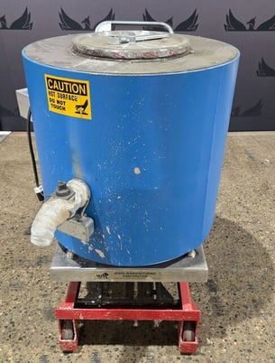 Wenesco high tempepture kettle with lifting table used - Image 4