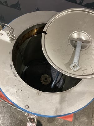 Wenesco high temperature industrial kettle with lifting table used - Image 5