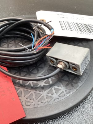 Allen-Bradley BRADLEY 42DCB-5000 /B Photoelectric Sensor Power Base USED - Image 3