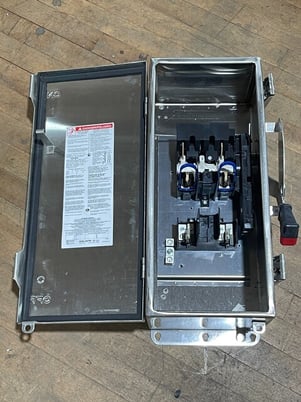 100 Amp. Square D, H223DS, Fusible Safety Disconnect Switch, 240 Volts, 2P, Type 4X, Stainless Steel, unused - Image 3