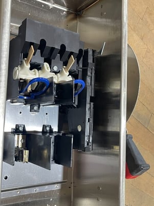 100 Amp. Square D, H223DS, Fusible Safety Disconnect Switch, 240 Volts, 2P, Type 4X, Stainless Steel, unused - Image 8