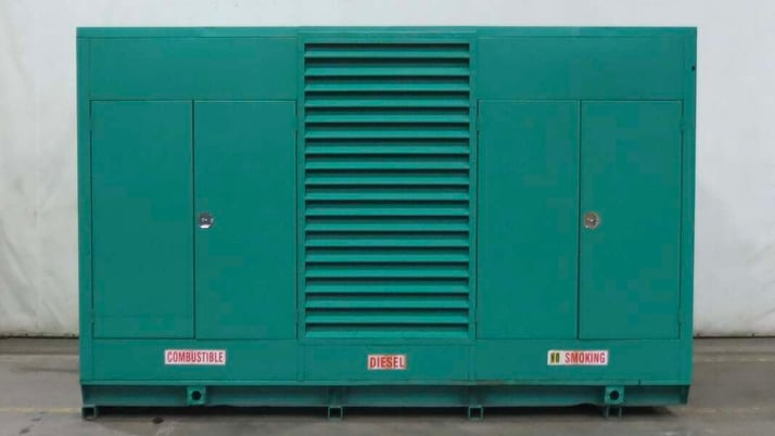 600 KW Cummins #DFGB, diesel generator set, 277/480 Volts, 465 hours, 900 HP @ 1800 RPM, VTA28-G5 engine - Image 1