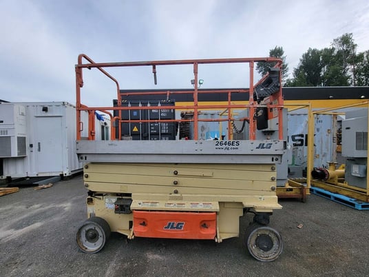 1000 lb. JLG #2646ES, electric scissor lift, 26' lift height, 44" x 98" platform size, 2012 - Image 1