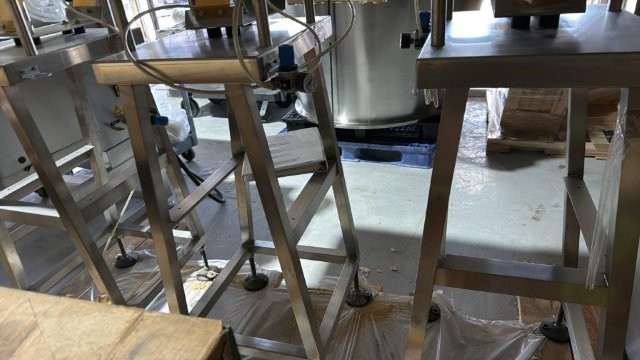 Capmatic, (3) Stainless Steel Vibrating Hoppers, 2010 - Image 4