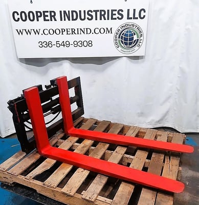 Forklift forks with positioning carriage, 40" L x 4" W x 1-1/4"T forks, 32-1/2"W carriage - Image 2
