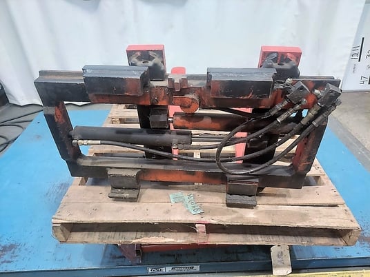 Forklift forks with positioning carriage, 40" L x 4" W x 1-1/4"T forks, 32-1/2"W carriage - Image 6