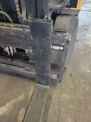 8250 lb. Hyster #S80XM, LB lift truck, 8' forks, side shift, 145" lift, - Image 3
