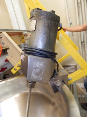 12.5 Gallon (50 Liter) Stainless Steel Feed Hopper - Image 10