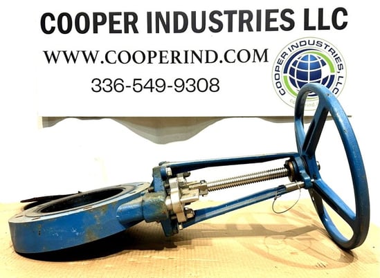 8" Dezurik, manual knife gate valve, Stainless gate, carbon steel body, unused - Image 3