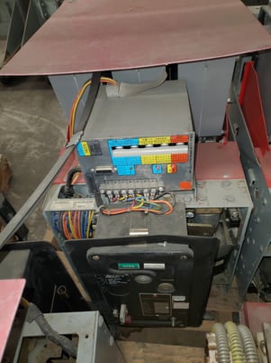 2500 Amp, Federal Pacific, 50H-3, 600 Voltage, 120VA, 3 Pole, M-OK, Draw Out - Image 1