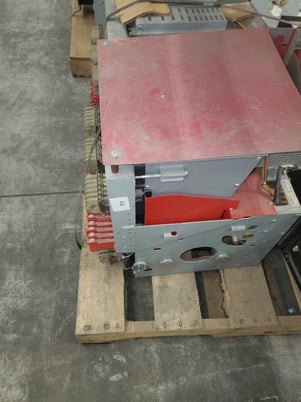 2500 Amp, Federal Pacific, 50H-3, 600 Voltage, 120VA, 3 Pole, M-OK, Draw Out - Image 3