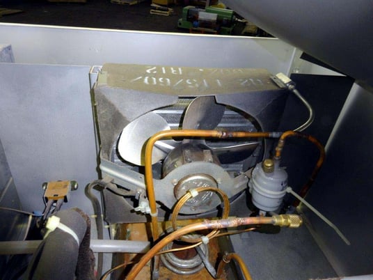 48.9 Cu.ft. Hobart Q2 2-section Medium Temperature Refrigerator - Image 5