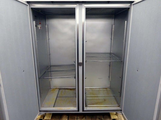 48.9 Cu.ft. Hobart Q2 2-section Medium Temperature Refrigerator - Image 6