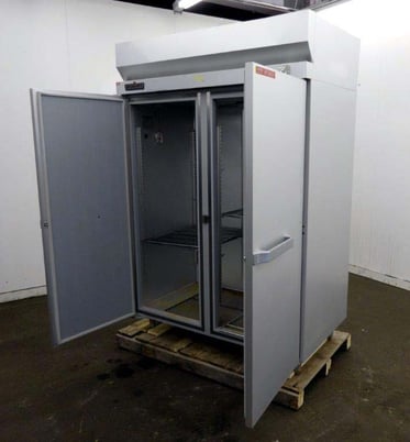 48.9 Cu.ft. Hobart Q2 2-section Medium Temperature Refrigerator - Image 7