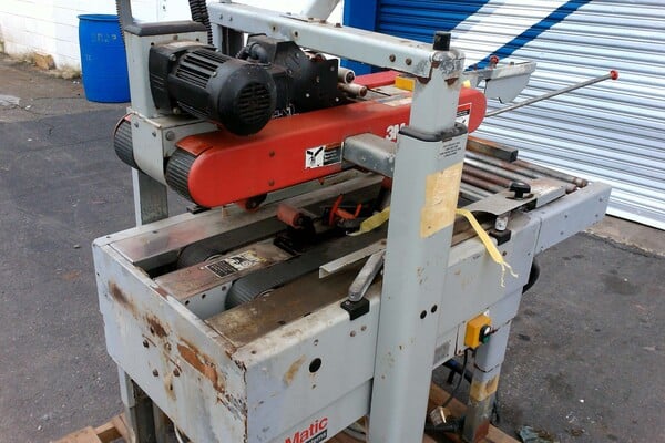 3M #36300, Top and Bottom Taper w/Box Closer, 2" Tape - Image 3