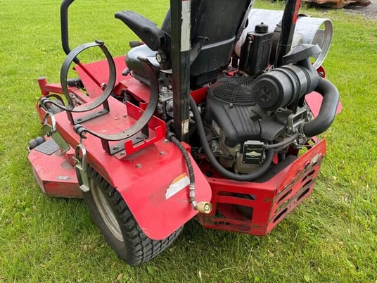 Snapper Pro #S200XTP, propane zero turn lawn mower, needs battery - Image 5