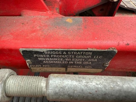 Snapper Pro #S200XTP, propane zero turn lawn mower, needs battery - Image 9