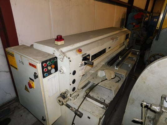 11 gauge x 6' Guifil #GH-320, hydraulic shear, 24" power back gauge, support arms, 5.5 HP, 1995 - Image 3
